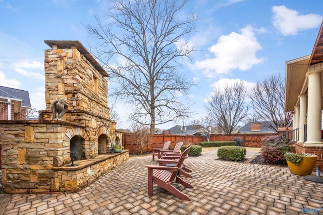 13012 Huntcliff Road SE, Huntsville, AL 35803