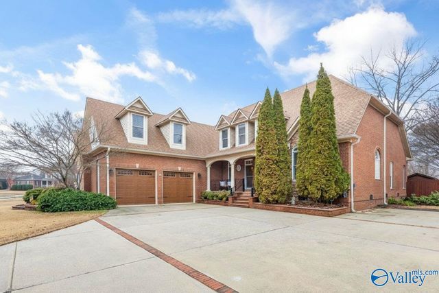 13012 Huntcliff Road SE, Huntsville, AL 35803