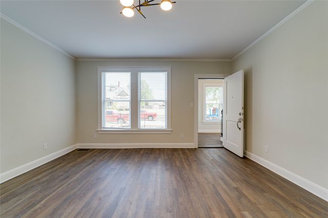 715 S Jennings Avenue 105, Fort Worth, TX 76104