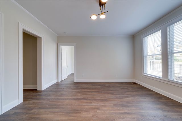 715 S Jennings Avenue 105, Fort Worth, TX 76104