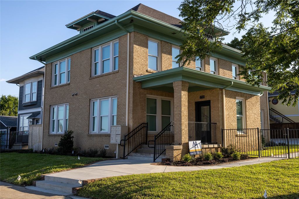 715 S Jennings Avenue 105, Fort Worth, TX 76104