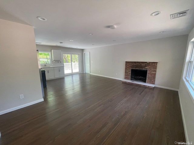 604 High Street, Port Jefferson, NY 11777