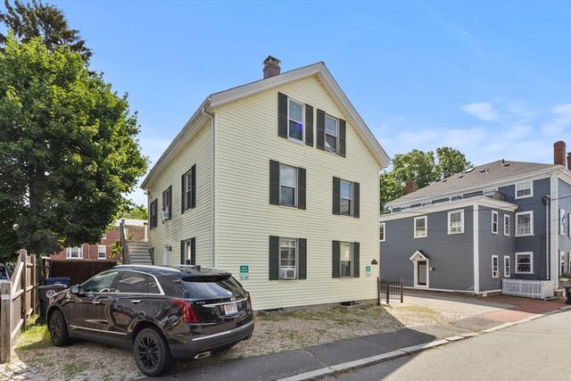 9 Hodges Court 2, Salem, MA 01970