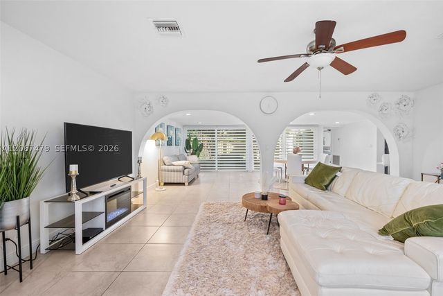 2819 Cleveland St, Hollywood, FL 33020