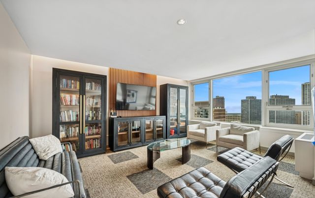 2728 N Hampden Court 605, Chicago, IL 60614