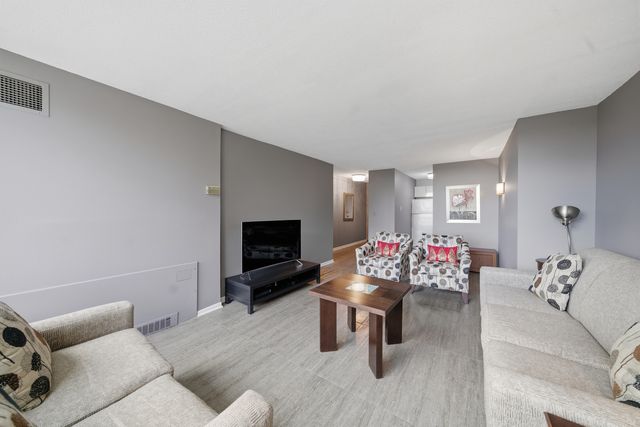 2728 N Hampden Court 605, Chicago, IL 60614