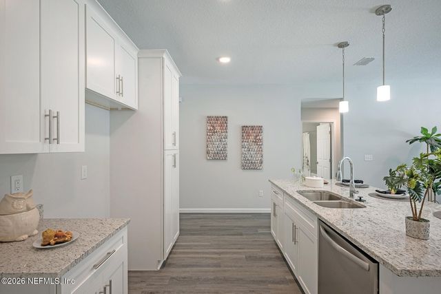 15680 BUTCH BAINE Drive, Jacksonville, FL 32218