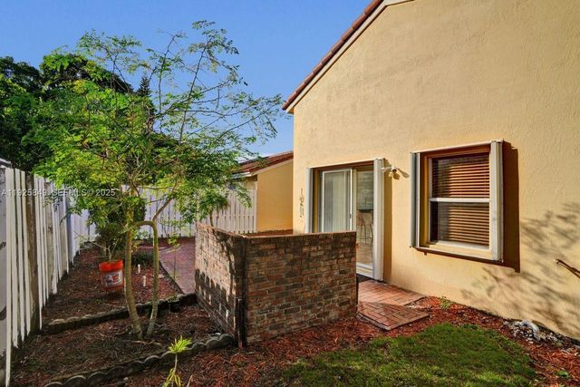 1256 NW 125th Ter, Sunrise, FL 33323