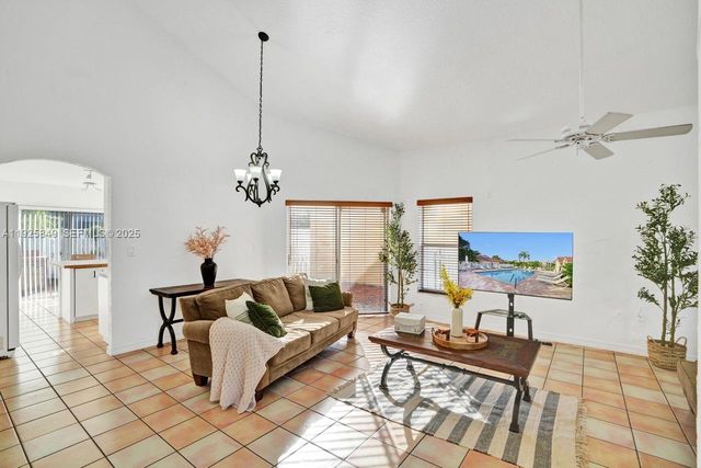 1256 NW 125th Ter, Sunrise, FL 33323