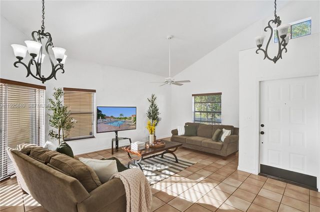 1256 NW 125th Ter, Sunrise, FL 33323