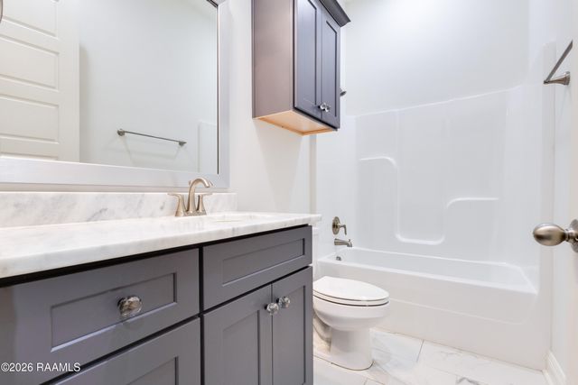 301 Keelingwood Lane, Lafayette, LA 70507