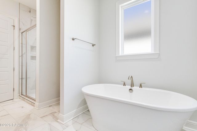 301 Keelingwood Lane, Lafayette, LA 70507