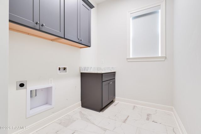 301 Keelingwood Lane, Lafayette, LA 70507