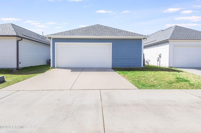 301 Keelingwood Lane, Lafayette, LA 70507