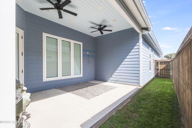 301 Keelingwood Lane, Lafayette, LA 70507