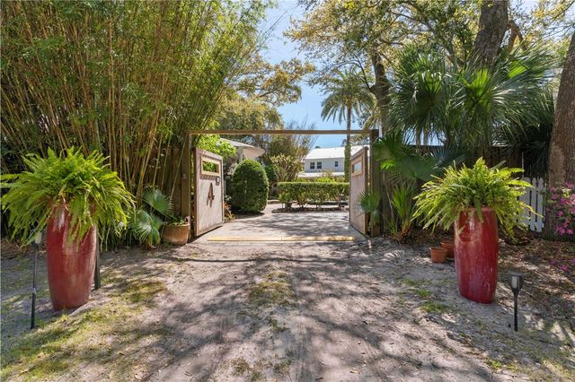 599 Sheraton Plaza Street, St Simons Island, GA 31522