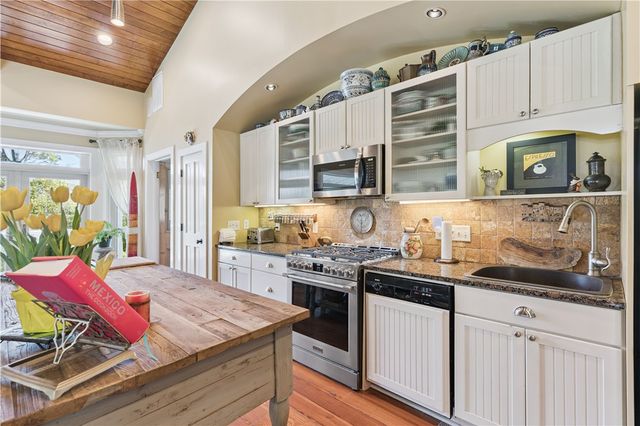 599 Sheraton Plaza Street, St Simons Island, GA 31522