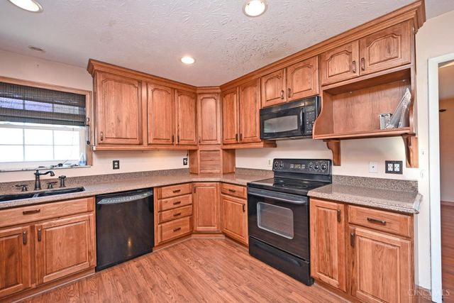 10480 Wintergreen Court, Sharonville, OH 45241