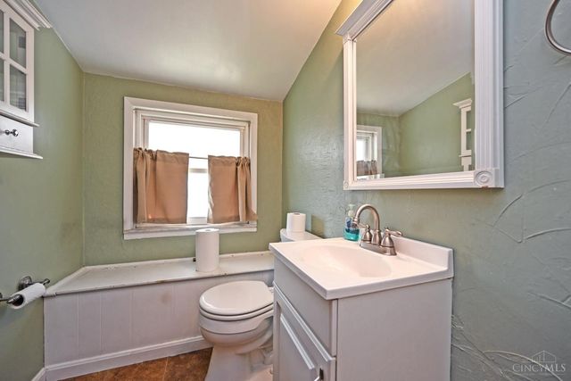 10480 Wintergreen Court, Sharonville, OH 45241