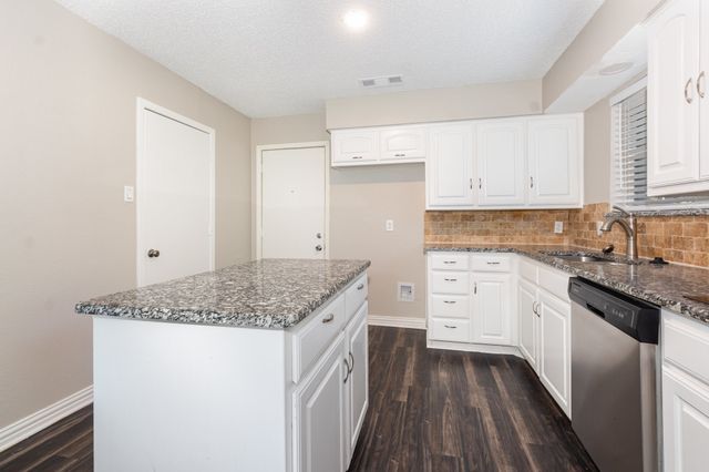 6908 Briardale Drive, North Richland Hills, TX 76182