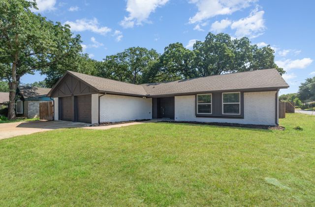 6908 Briardale Drive, North Richland Hills, TX 76182