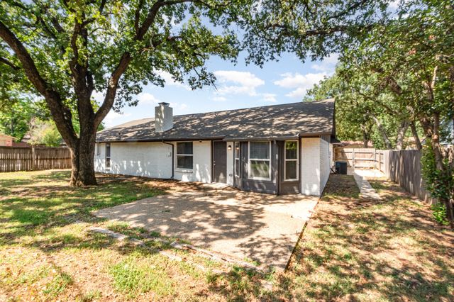 6908 Briardale Drive, North Richland Hills, TX 76182