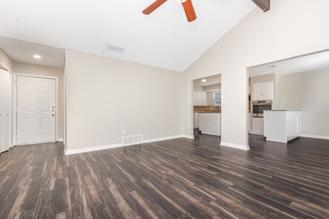 6908 Briardale Drive, North Richland Hills, TX 76182