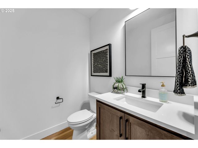 231 W KOA St, Washougal, WA 98671