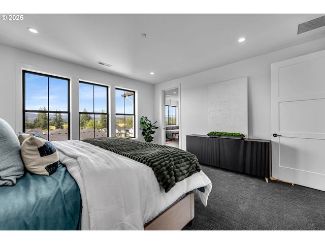 231 W KOA St, Washougal, WA 98671