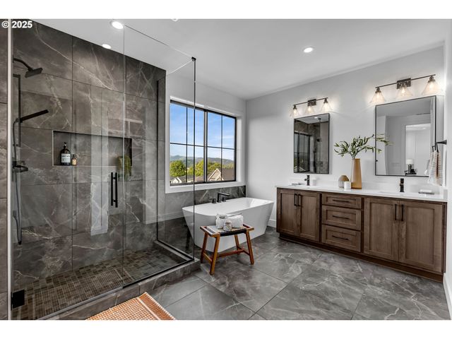 231 W KOA St, Washougal, WA 98671