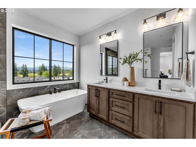 231 W KOA St, Washougal, WA 98671