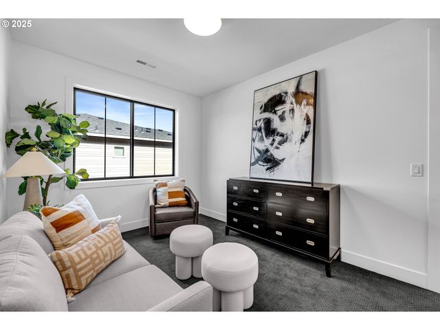 231 W KOA St, Washougal, WA 98671