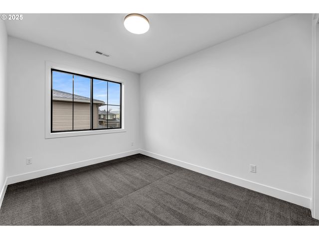 231 W KOA St, Washougal, WA 98671