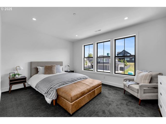 231 W KOA St, Washougal, WA 98671