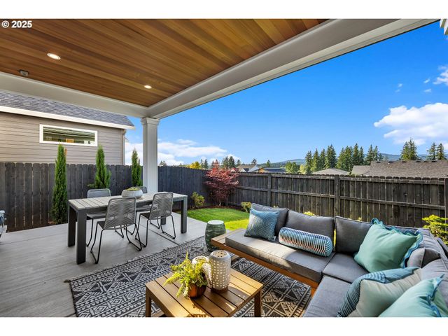 231 W KOA St, Washougal, WA 98671