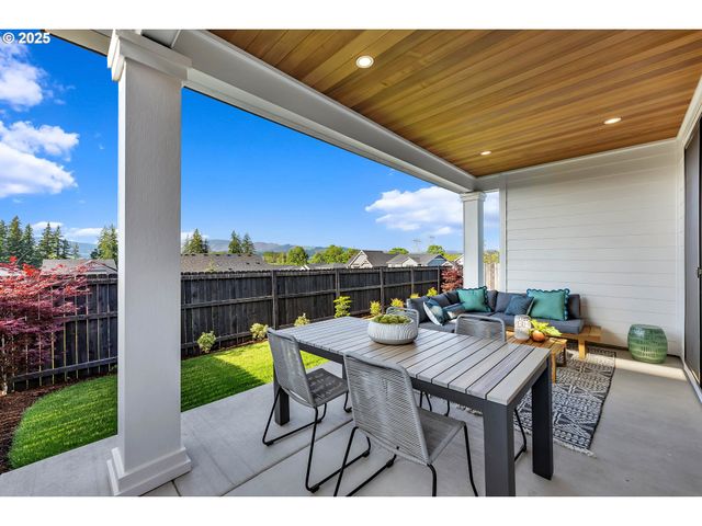 231 W KOA St, Washougal, WA 98671