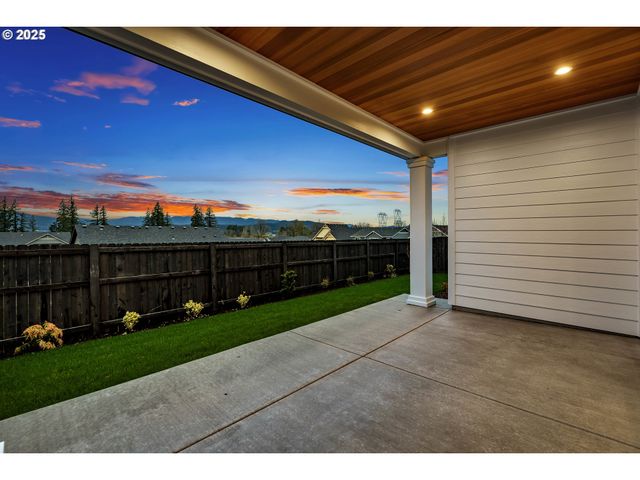 231 W KOA St, Washougal, WA 98671