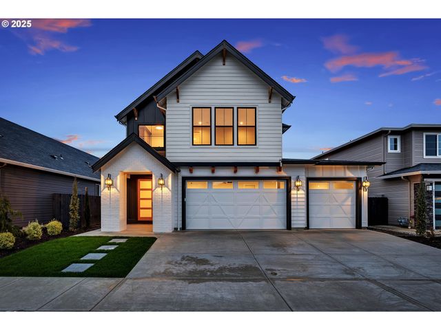 231 W KOA St, Washougal, WA 98671