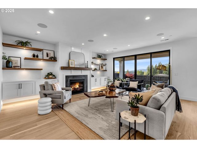 231 W KOA St, Washougal, WA 98671