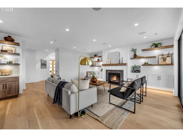 231 W KOA St, Washougal, WA 98671