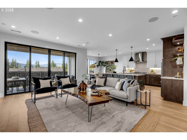 231 W KOA St, Washougal, WA 98671