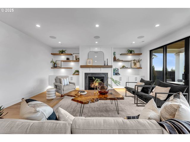 231 W KOA St, Washougal, WA 98671