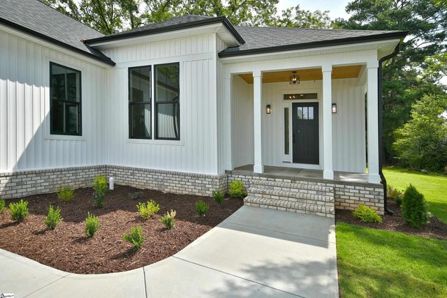 206 N Hamilton Street, Williamston, SC 29697