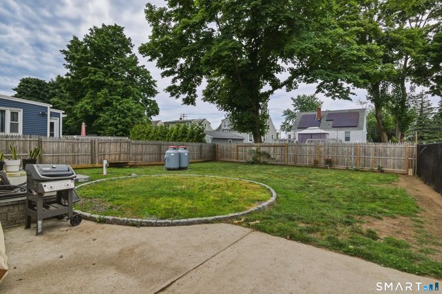 506 Lighthouse Road, New Haven, CT 06512