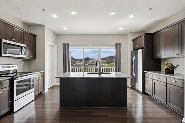 202 Faulk Dr, Marshall, PA 15086