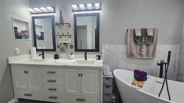3220 ABIAKA DRIVE, Kissimmee, FL 34743