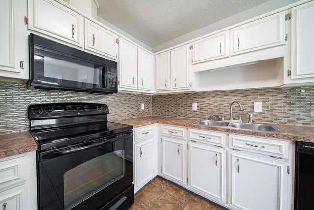 3306 Hummingbird Court, Phenix City, AL 36867