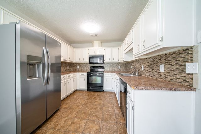 3306 Hummingbird Court, Phenix City, AL 36867