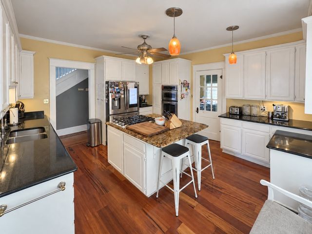 2221 Park Place Avenue, Fort Worth, TX 76110