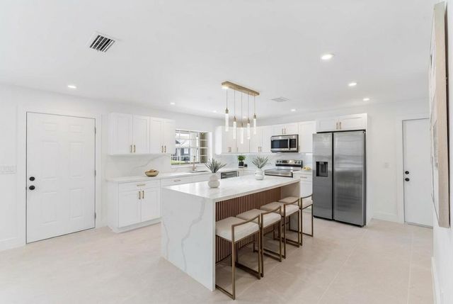 301 NW 78th Terrace, Plantation, FL 33324